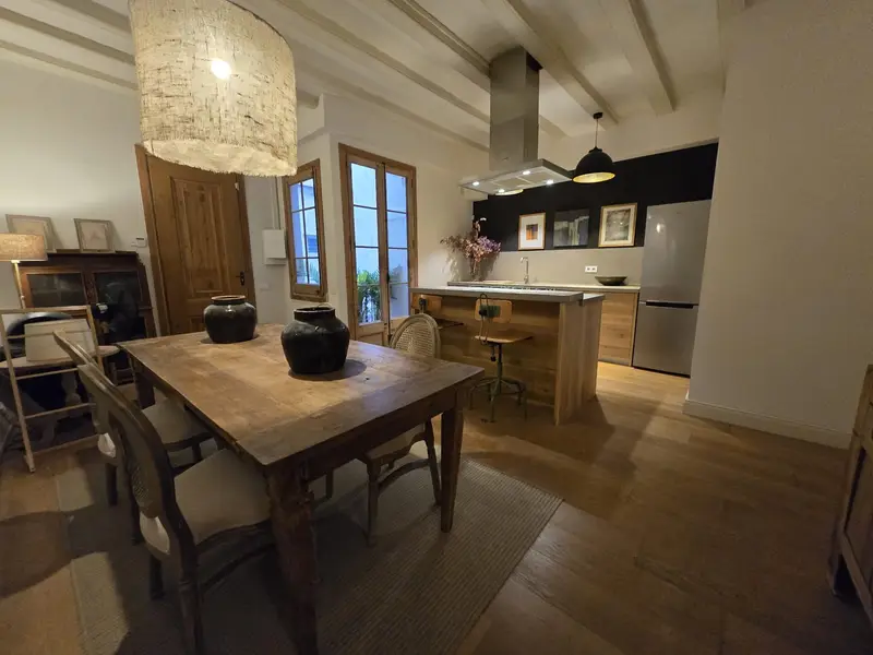 Piso con encanto en Barrio Gótico 99m2 1 dorm Barcelona