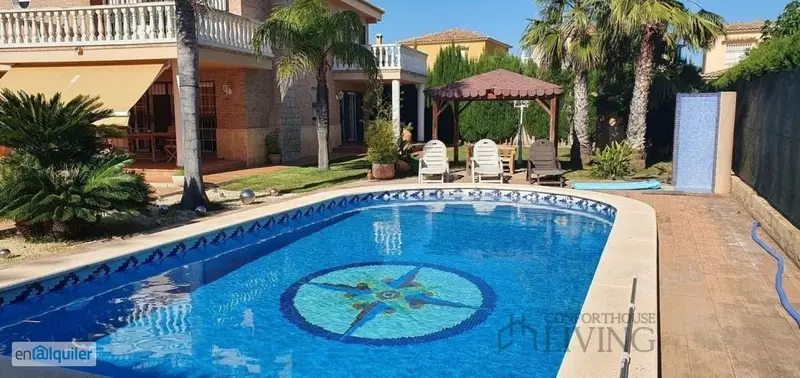 Chalet Independiente Amueblado con Piscina en La Conarda