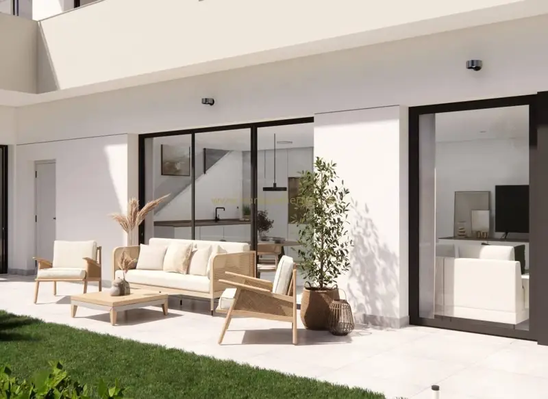 Chalets en Venta Los Montesinos: Villas de Lujo con Piscina Opcional