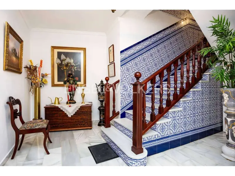 Casa en Medina Sidonia con 5 Dormitorios y Garaje Grande