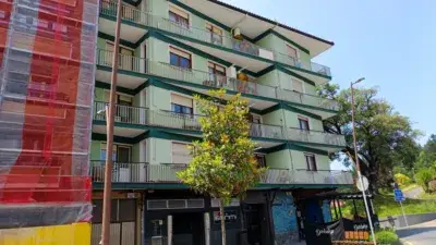 Piso en Venta en Zalla Centro con Ascensor y Balcon