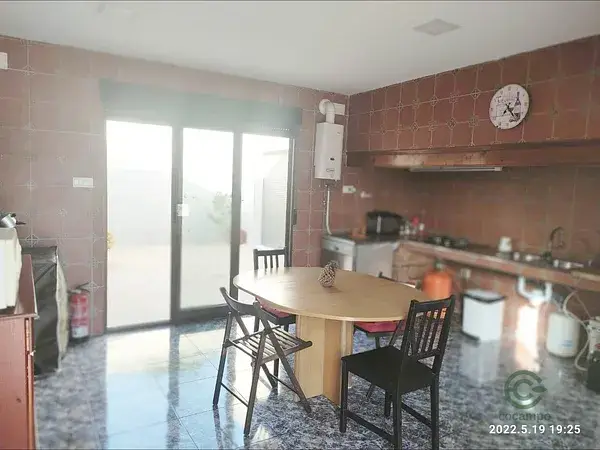 Chalet en Elche con Piscina Climatizada y Alarma