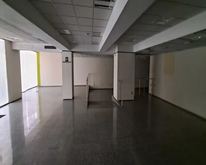 Local de 899.87 m² en Zaragoza