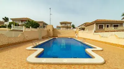 Villa en Los Altos Torrevieja con Vistas Abiertas