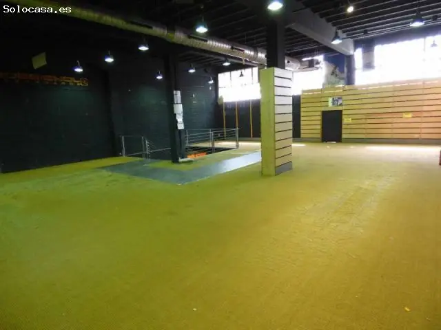 Local Comercial 900m2 Manresa Carretera Vic