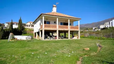 Villa en primera linea de golf con vistas al mar a reformar
