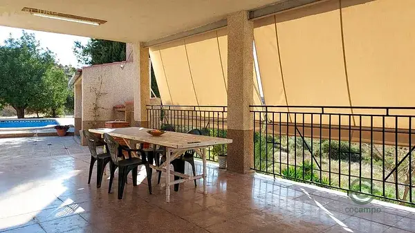 Casa de Campo cerca de Crevillente con Piscina y Gran Almacén
