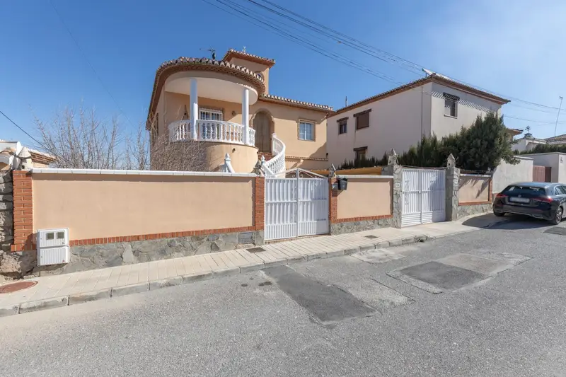 Venta Casa con vistas en Urb el Arenal Alhendin