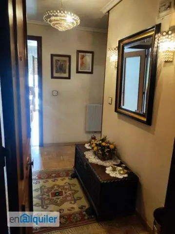 Alquiler Piso Grado Centro con Terraza Amueblado