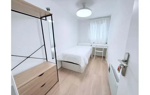 Habitacion 70m2 Madrid Estancia Media Larga