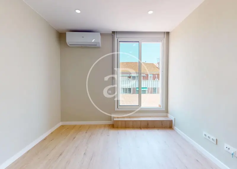 Atico Reformado en Sant Antoni Barcelona 95m2 Terraza 3 Habitaciones