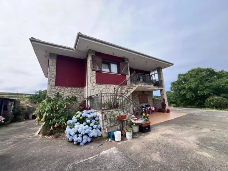 Venta Chalet Gozon Asturias 3 Dormitorios Piscina 33000m2