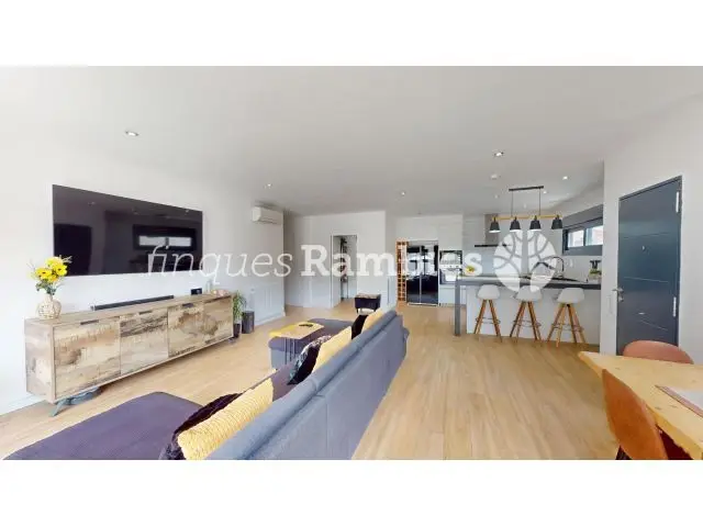 Casa Nueva en Sant Pere de Riudebitlles con Piscina