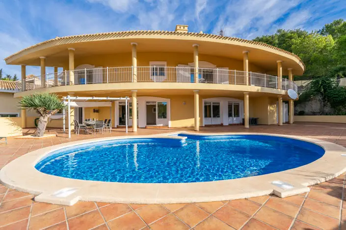 Villa 4 Dormitorios La Manga Club  Piscina Privada  Jardines