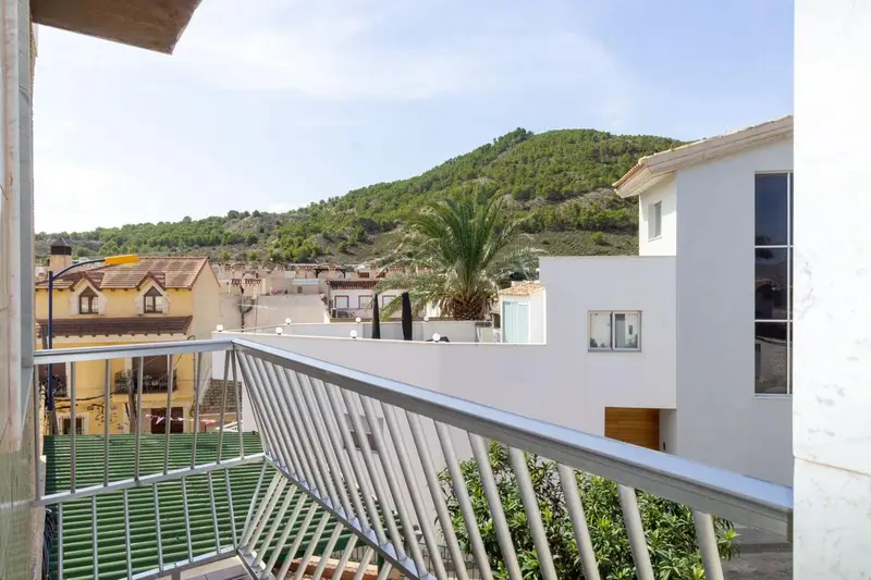 Venta Casa con terraza en Centro, Hurchillo - Ref: S211-2252