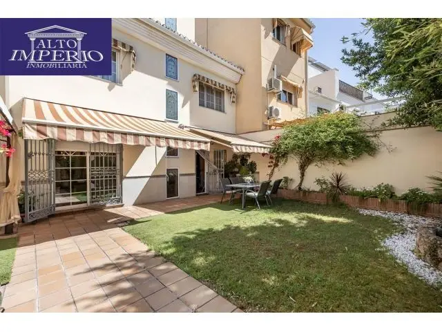 Casa Adosada Andaluza en Granada 290m2 Patio Sótano