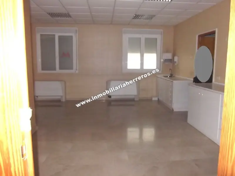 Venta Local Comercial 1000m2 San Adrián Logroño