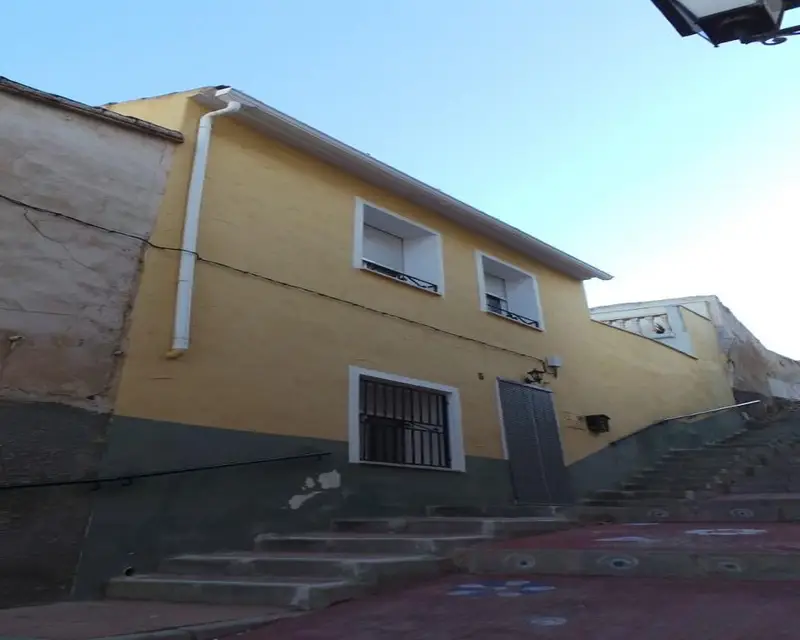 Casa Unifamiliar 150m2 5 Habitaciones 2 Baños Monóvar