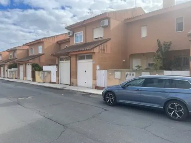 Casa adosada en venta en Calle de Lepanto