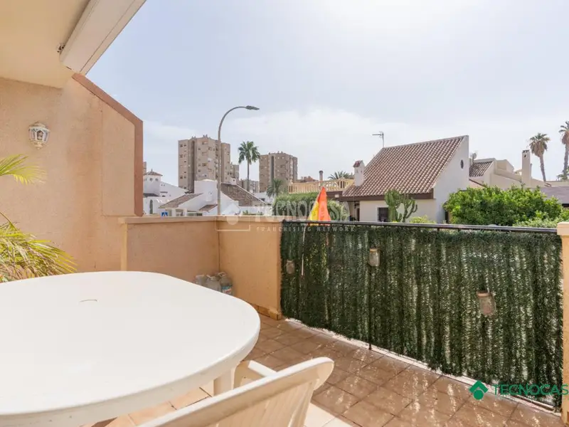 D	plex en venta en Aguadulce Sur con 198 m2 y garaje