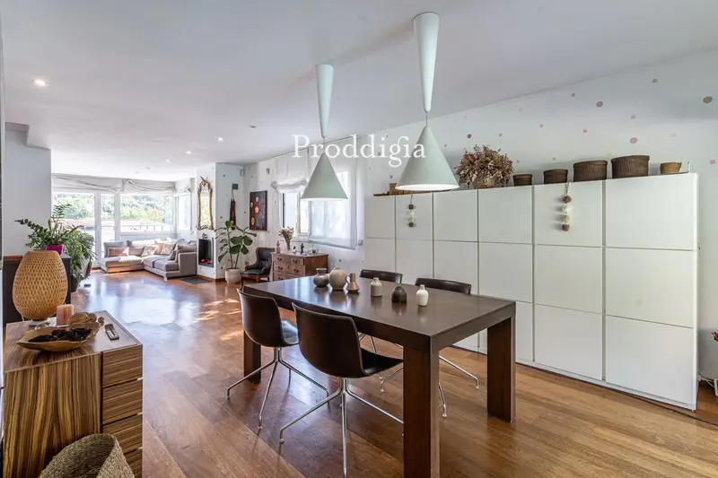 Casa Moderna en Can Trabal con Piscina y Gimnasio