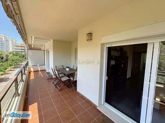 Alquiler Piso Pacífico Málaga 3 Dormitorios Terraza Parking Piscina