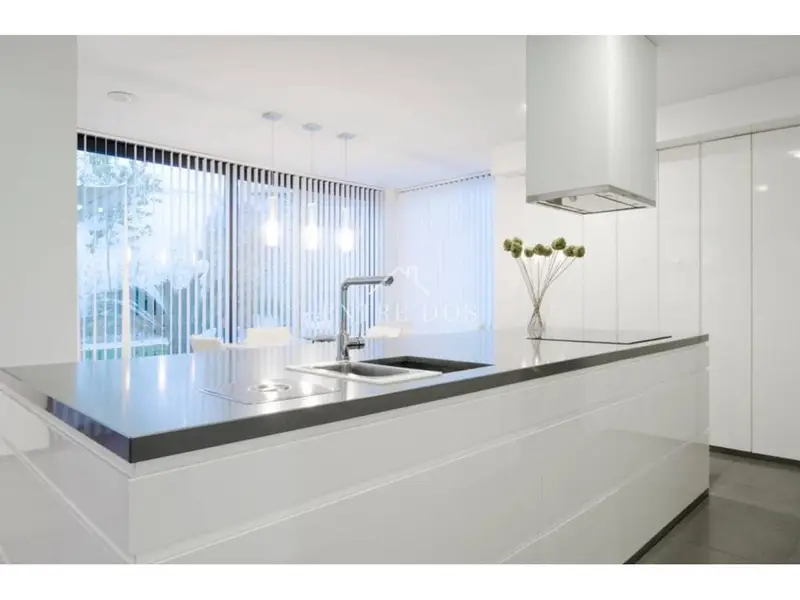 Chalet en Benicassim con Piscina Privada y 4 Habitaciones