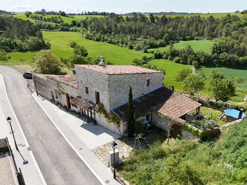 Casa Rural con Jardín y Piscina en La Conca de Barberà
