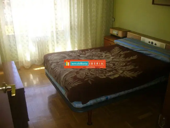 Venta Estudio Gran V"}a Logro"}o con Calefacci"}on