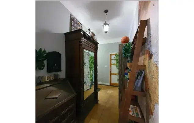 Apartamento 5 Dormitorios Madrid Centro Estudiantes Trabajadores