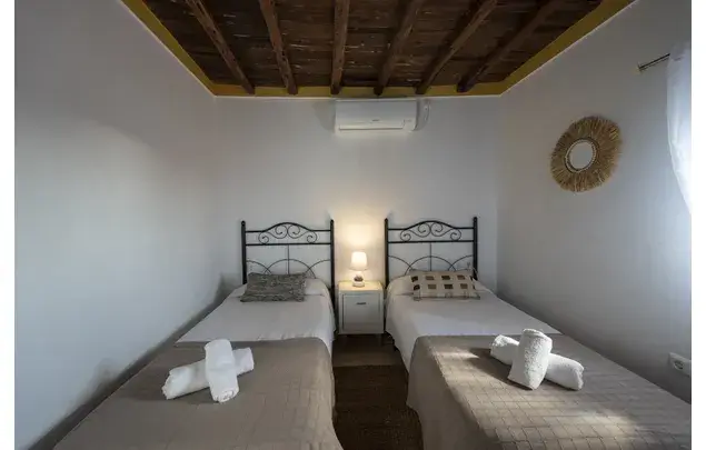 Villa en Es Cubells con piscina privada y vistas al mar