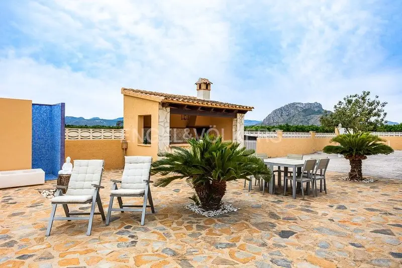 Chalet en Dénia con 3 Dormitorios y Piscina Privada