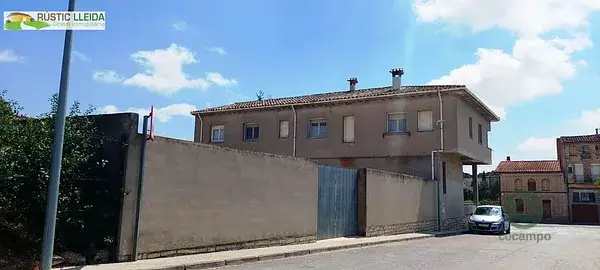 Casa Grande en Santa Coloma de Queralt con Patio y Garaje
