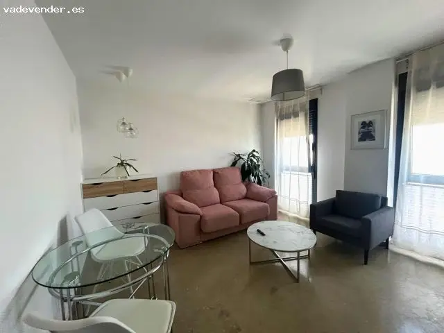 Piso en Sanidad Publica Cadiz con Terraza y Garaje Cerca de la Playa