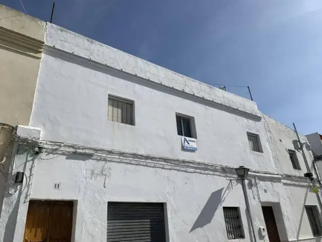 Piso en Venta en Lebrija necesita reforma Gran Inversion