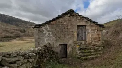 Finca Rústica con Cabaña junto al Río Nela en Merindad de Valdeporres