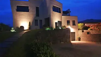 Chalet de Lujo en Somio-Cabueñes con Vistas Espectaculares