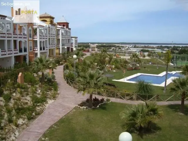 Casa en Urbanizacion Privada con Piscina y Pistas de Padel