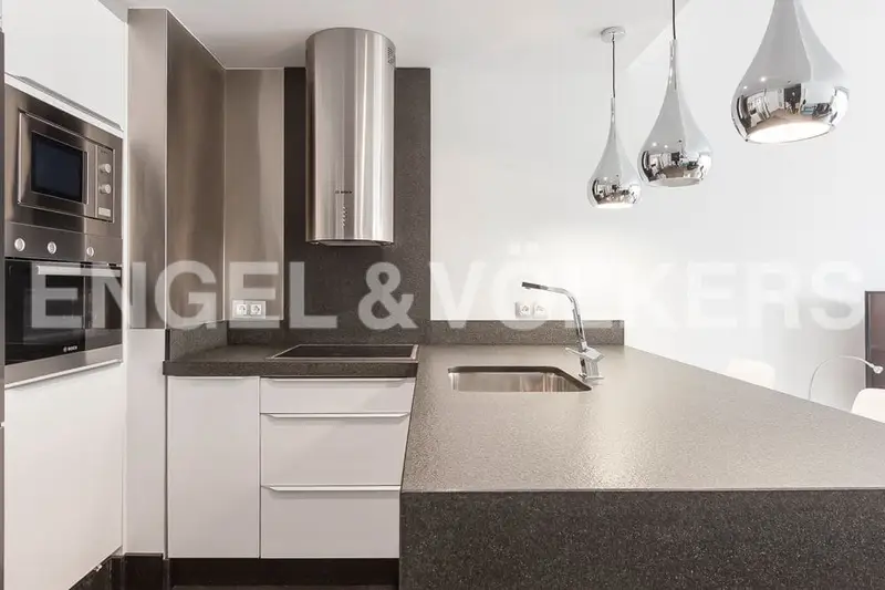 Apartamento Moderno en Alquiler en Cuzco Madrid