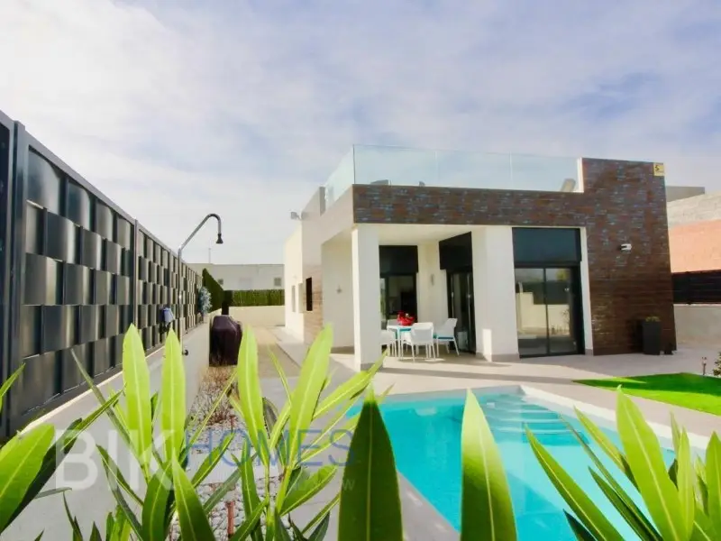 Villa en Venta Pinoso 3 Dormitorios Piscina Privada
