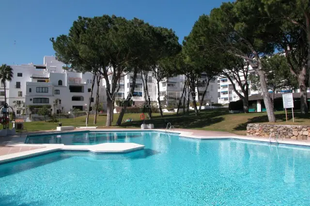 Atico en Puerto Banus 3 Dormitorios Lujo Jardin Piscina Mar