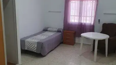 Alquiler Piso 5 Dormitorios Avenida Azahares Sevilla