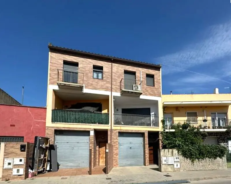 Casa Unifamiliar 215m2 3 Habitaciones Vilafant