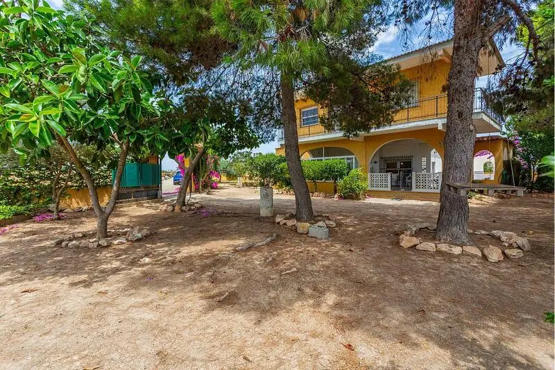 Casa de Campo 5 Dormitorios Los Montesinos
