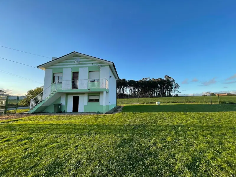 Venta Casa con Garaje en Salcedo Navia