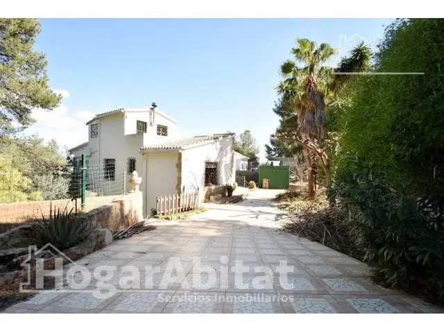 Chalet Con Garaje, Terraza Y Barbacoa