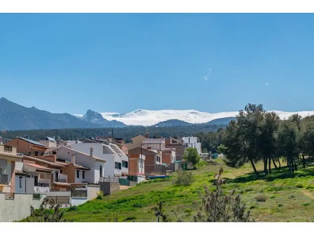 Casa Unifamiliar con Vistas a Sierra Nevada