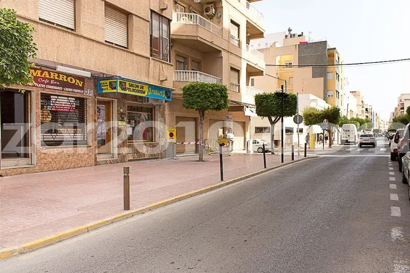 Local Comercial en Venta Garrucha Almeria Calle Mayor