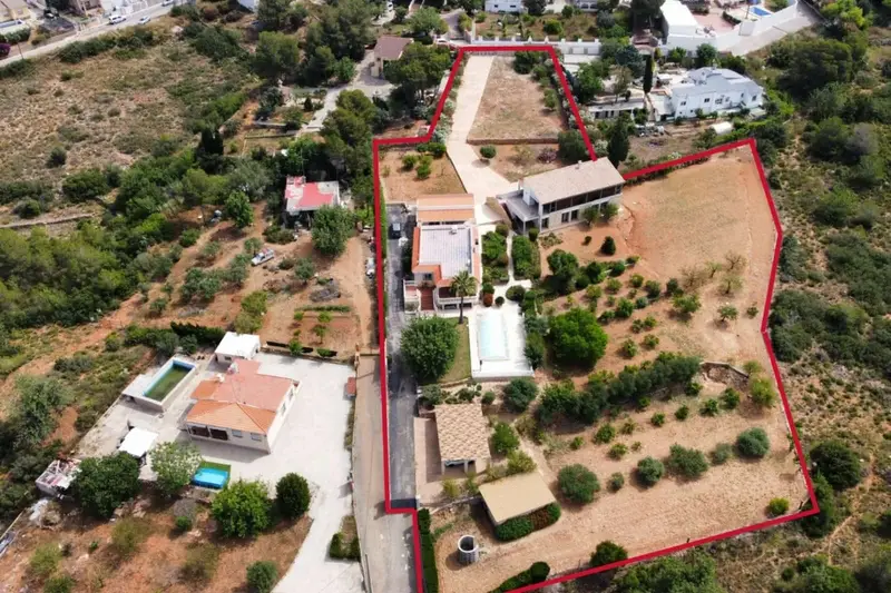 Finca Rustica con Dos Casas Piscina y Bodega Montserrat Valencia