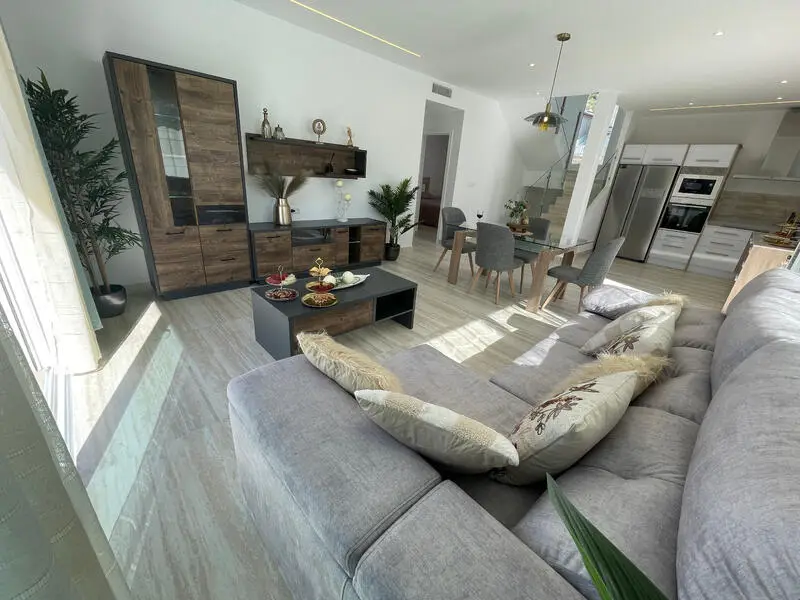 Villa 5 Dormitorios Ciudad Quesada